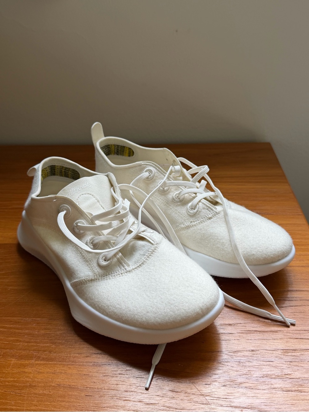 NEW Allbirds Women’s Wool Runners Cream Off-White Lightweight Sneakers - Size 8